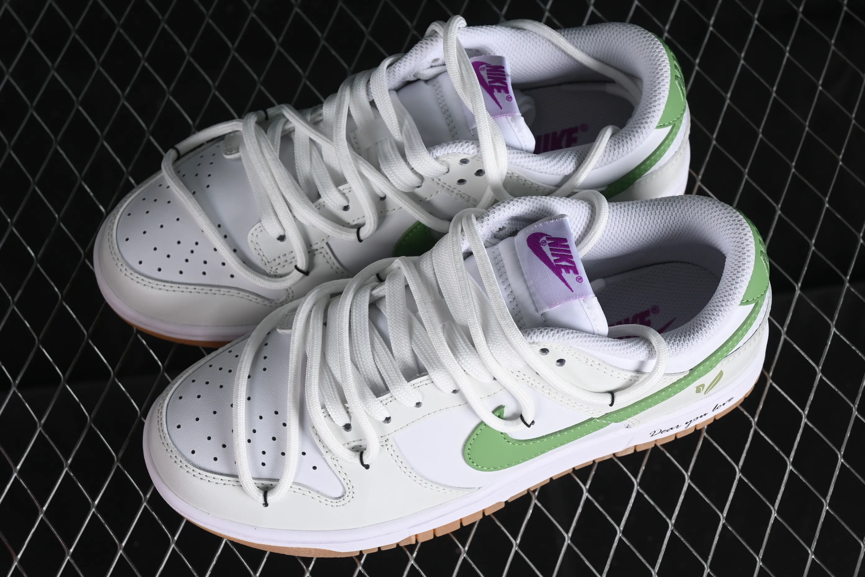 All Categories Nk SB Dunk Series Nk SB Dunk Low Low-top Sneakers Nk Dunk Low Spring and Summer Series Qingti Camellia White and Green SB Low-top Casual Sneakers FD9922-151